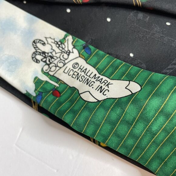 Yule Tie Greetings Hallmark Tie 100% Silk Santa Reindeer Chimney Multicolor - Picture 5 of 6